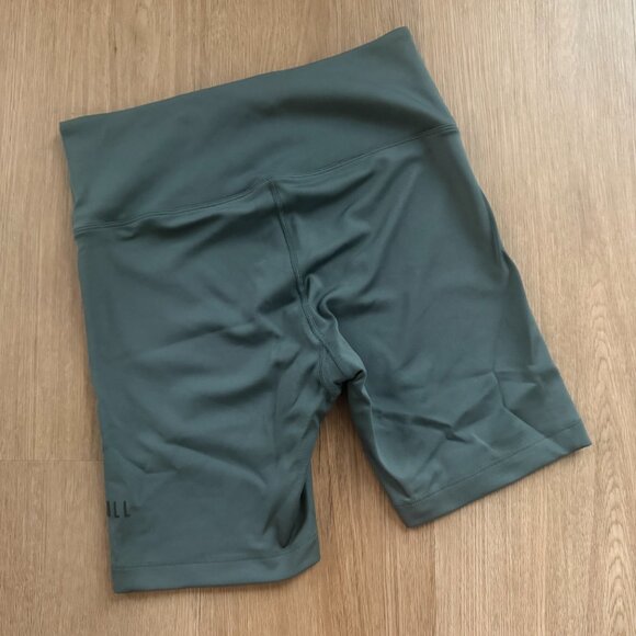 Nobull Women's High-Rise Sleek Biker Short 6” Size Small Balsam Mint - Picture 6 of 8